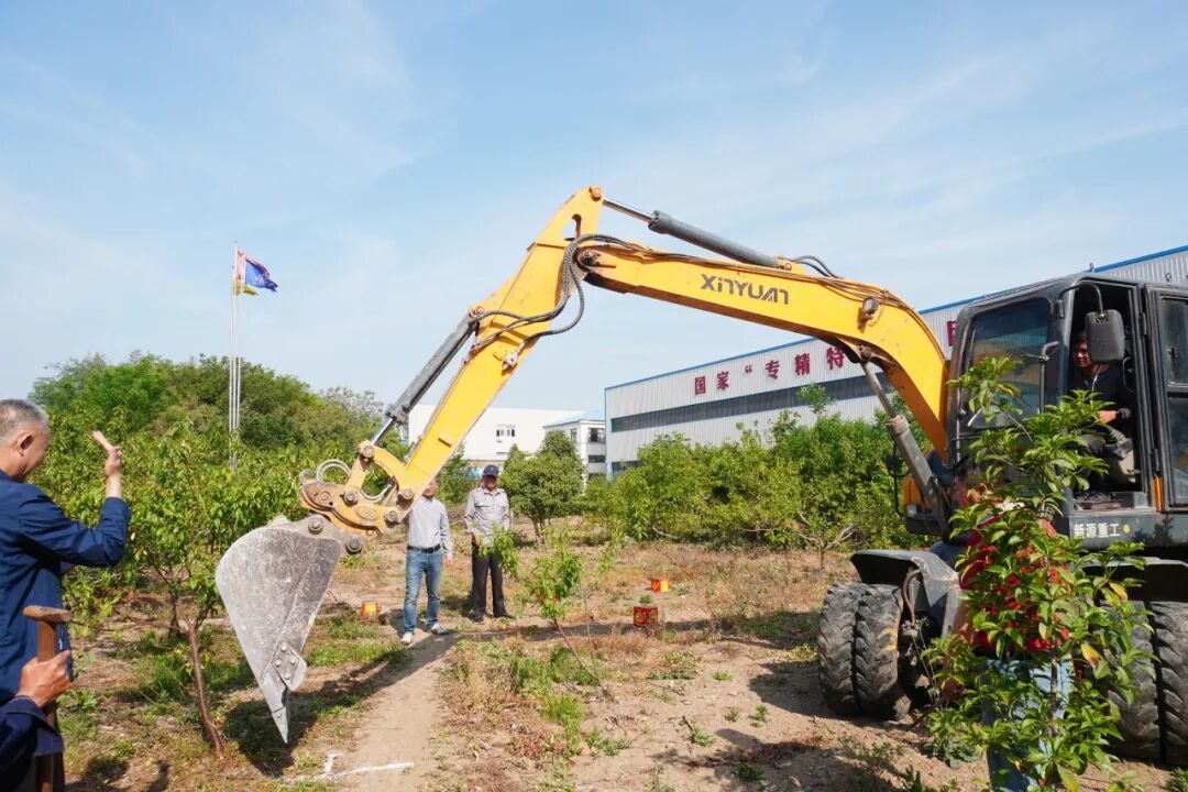 战略经营新部署：户外货场（货仓）破土动工大吉