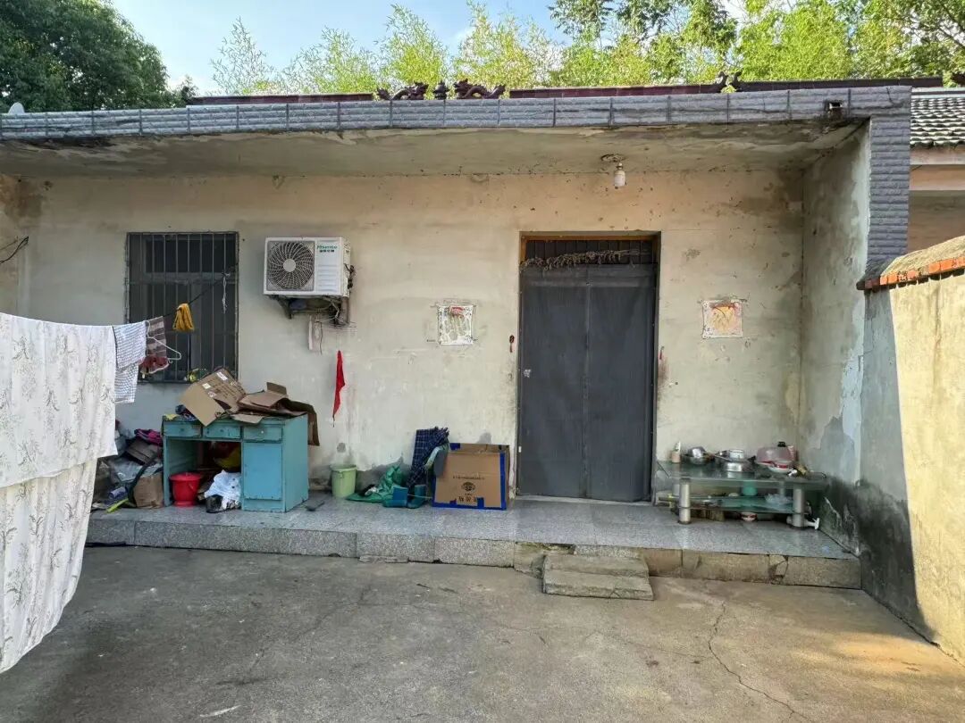 爱心资助圆梦大学 困难考生小刘即将起航