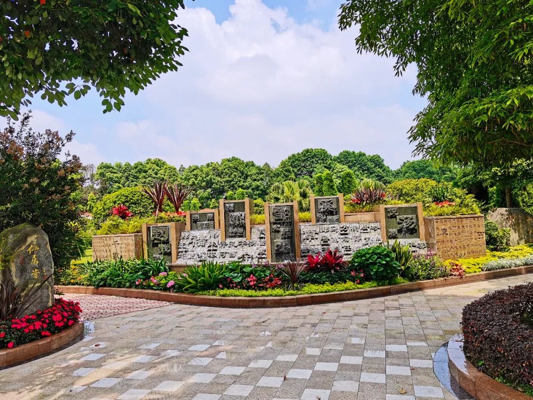 《百孝经》:天地重孝孝当先,一个孝字全家安_四川成都温江大朗福寿园