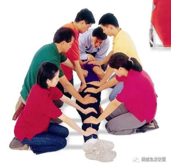 上肢夹板怎么用各种常见创伤急救措施，一文总结！_https://www.jmylbn.com_新闻资讯_第26张