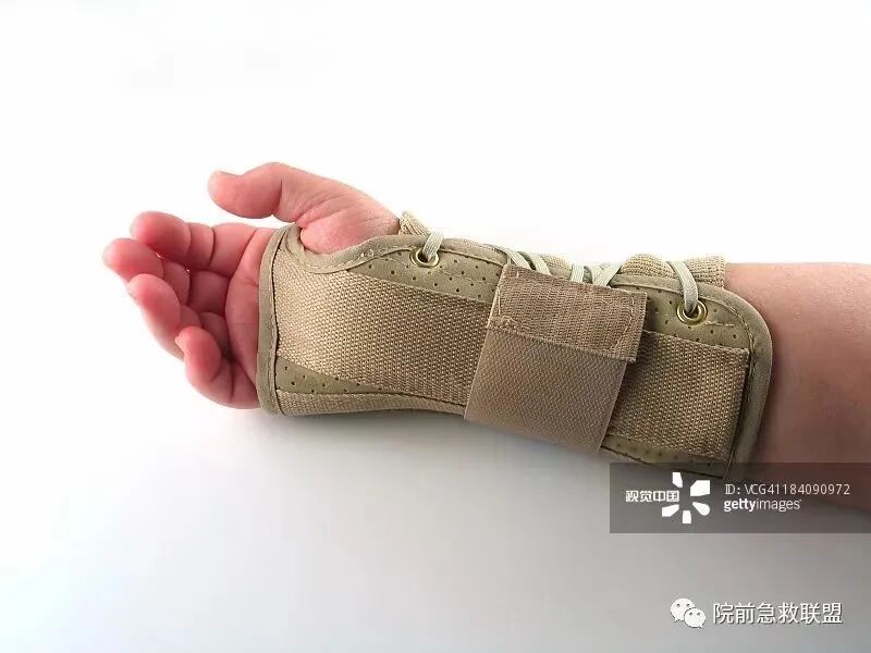 上肢夹板怎么用各种常见创伤急救措施，一文总结！_https://www.jmylbn.com_新闻资讯_第23张