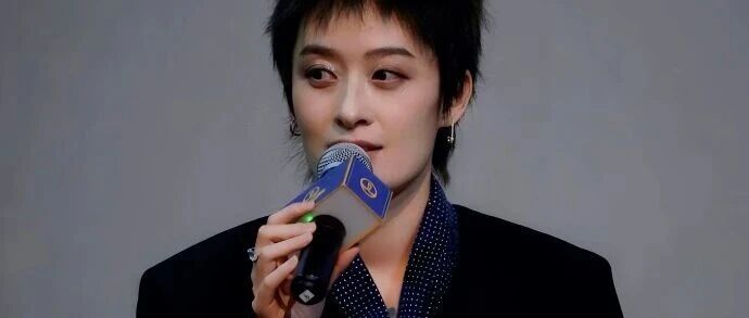 曾轶可,彻底翻车了.高票价泡沫终被市场戳破.