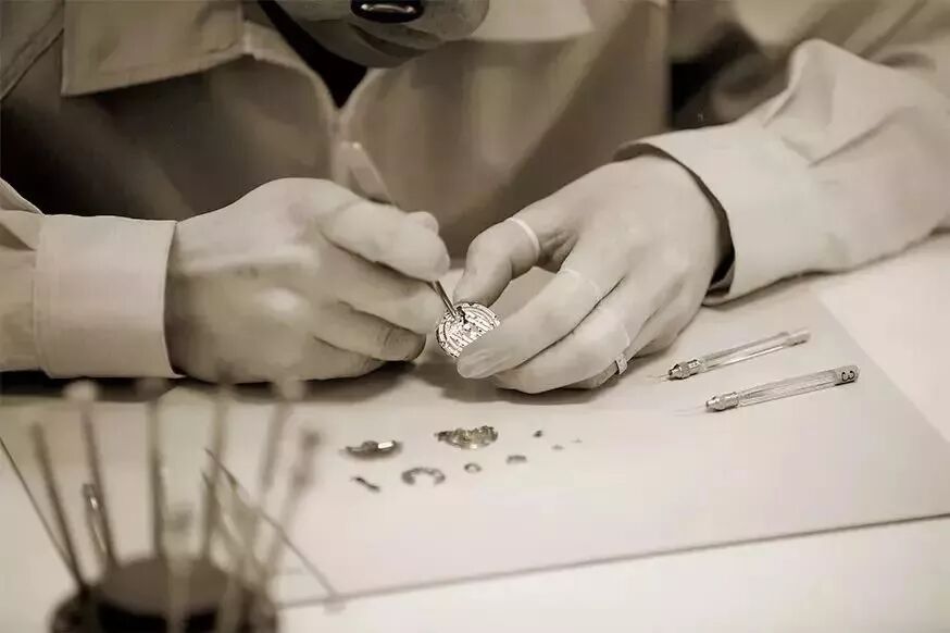 东方双狮新品机芯全面升级！