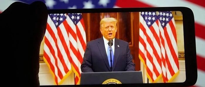 特朗普在白宫的最后一天：没有赦免自己和家人