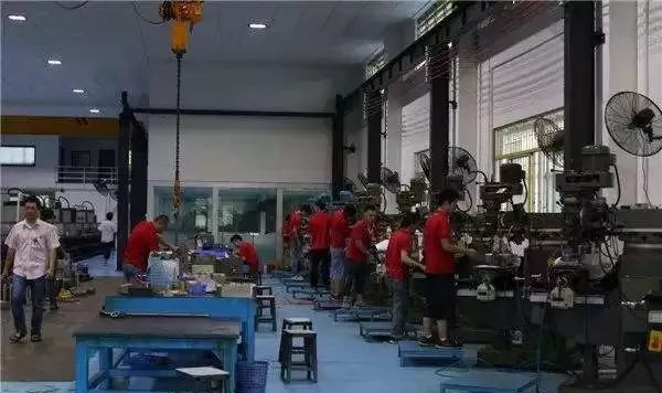 今年，大部分机械厂老板都变穷了！请珍惜你的老板！的图2