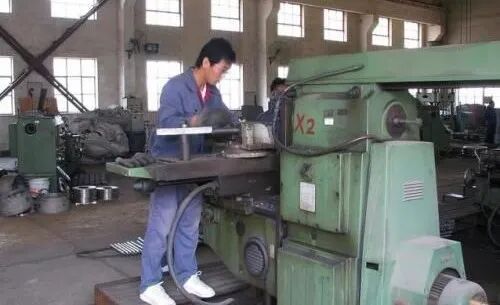 我國技術工人缺口高達2200萬，為何8000元月薪都招不到技工？的圖2