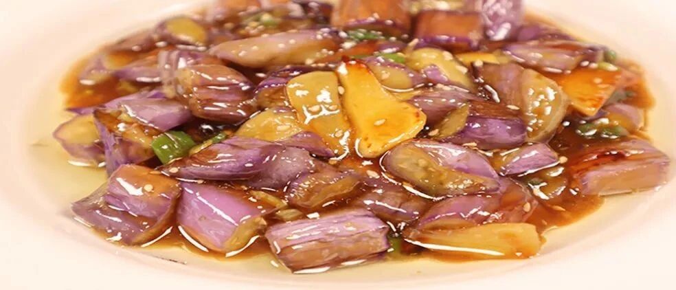 素鱼香茄子这样做的味道最美味，咸香入味，不油腻更鲜美，开胃下饭家常菜