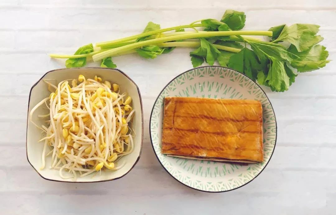 豆干跟它炒,营养好吃又补钙,适合夏季食用,好吃下饭还省时!-微信头条网 豆干跟它炒,营养好吃又补钙,适合夏季食用,好吃下饭还省时!