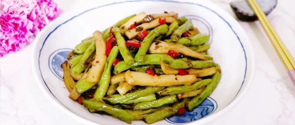 豆角这样做咸香入味，拌饭绝配​，增强免疫力还补钙，好吃易消化