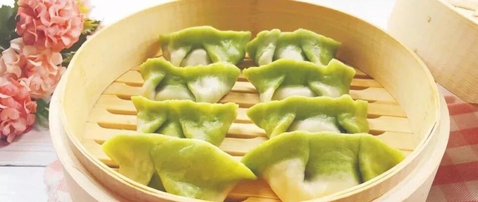 翡翠海鲜菇饺子，馅香味独特，一口一个不嫌多，吃完全身都暖和