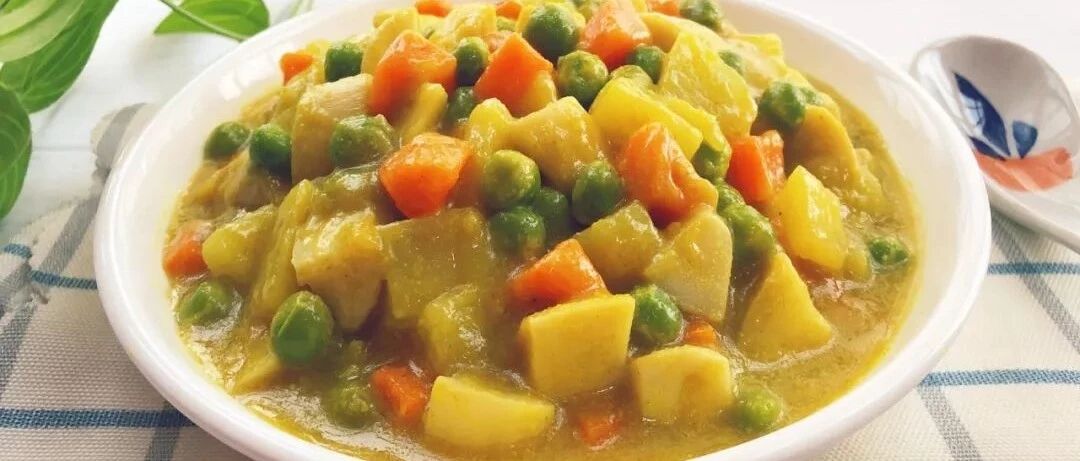 杏鲍菇配土豆，提高免疫力还下饭，这道菜端上桌汤汁都不剩！