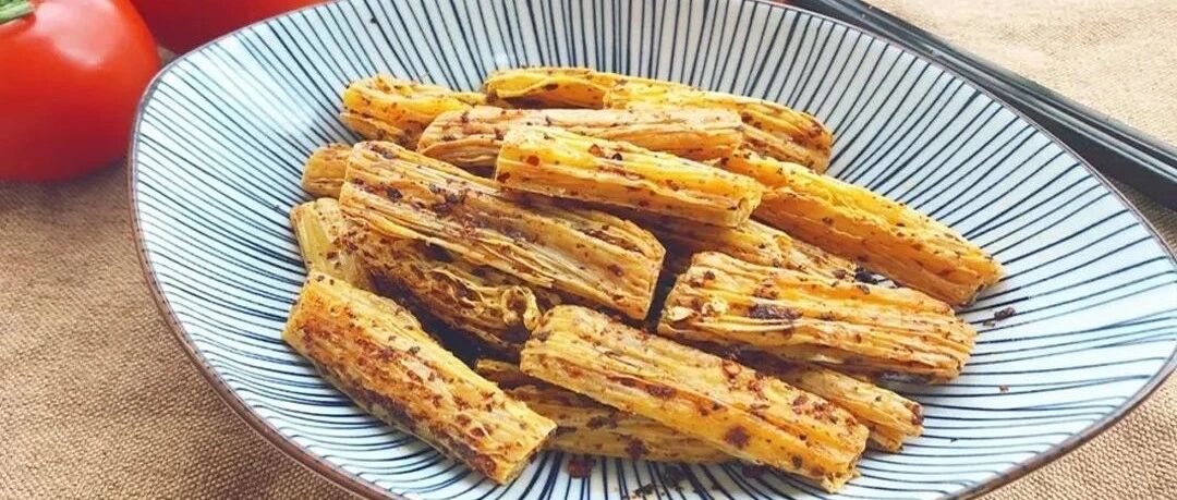 80.90后的童年回忆，自制放心辣条，少油少盐， 一口平底锅搞定！