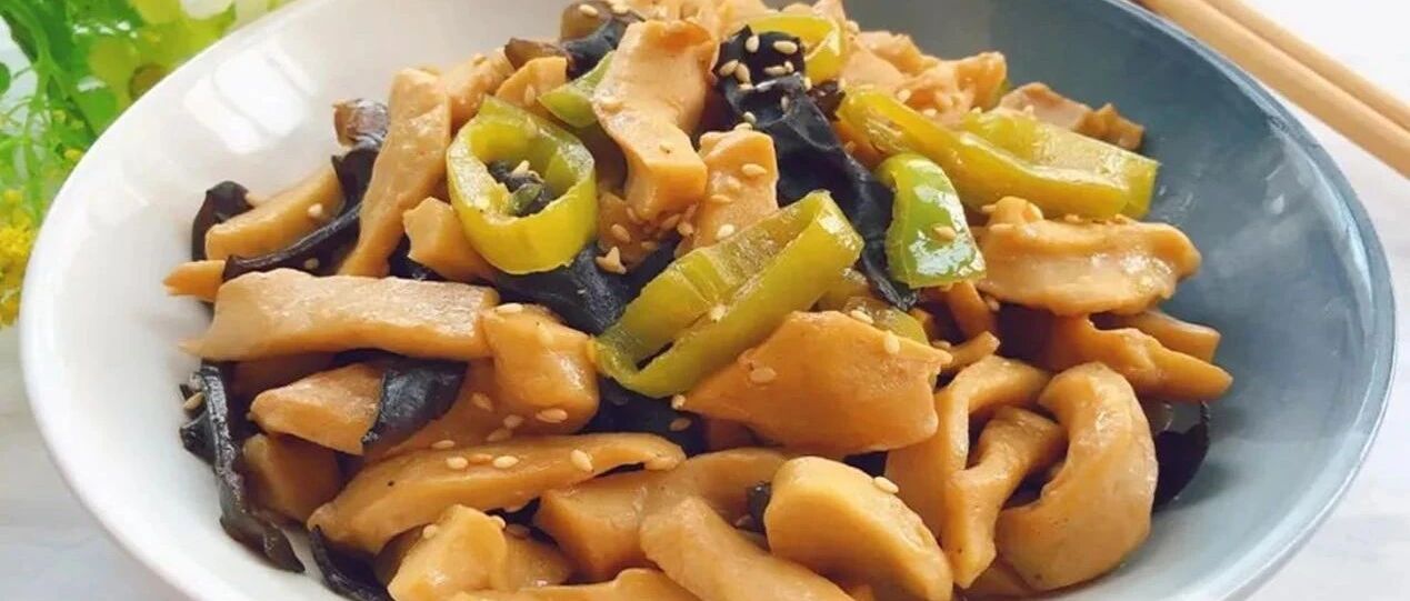 天热孩子就爱吃它，既是主食也是菜，简单炒一炒，一人吃一盘，真香！