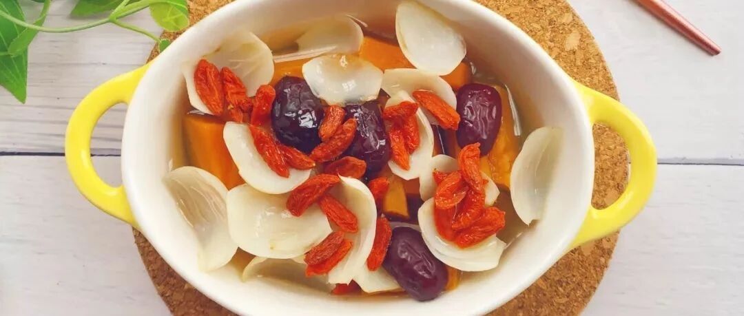 南瓜新做法，只需蒸一蒸，润肺又清火，连孩子都抢着吃！