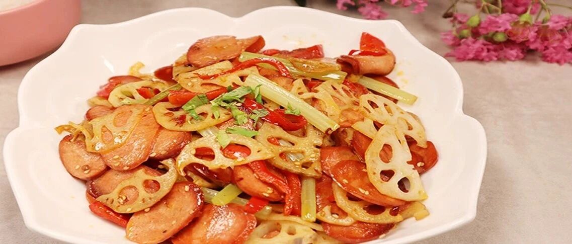 从盛夏到初秋都吃它，加上红椒快炒，鲜美还开胃，补铁补钙要多吃