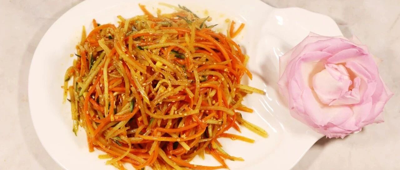 拌三丝想要好吃，关键在调汁，学会后再也不下馆子了。清脆可口，家人都爱吃