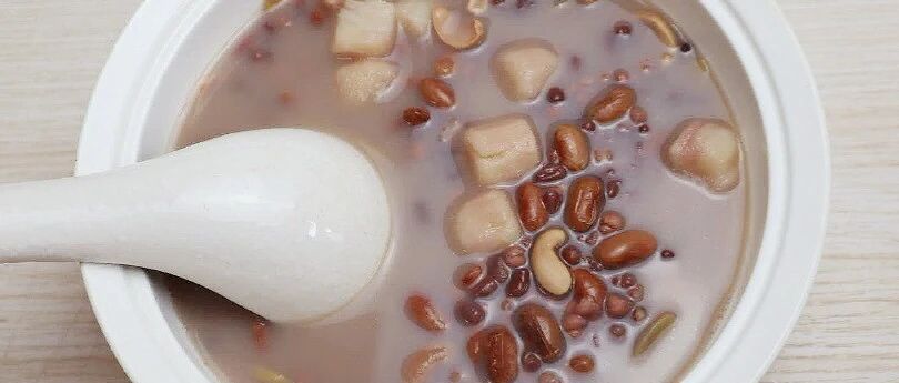 怎样做一碗老少咸宜而且还爱喝的汤？秋冬季节多喝它，浓汤又养生