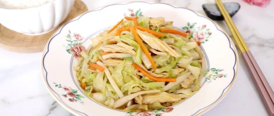 它是天然养胃菜，高维生素C，提高免疫力，多吃秋季感冒少