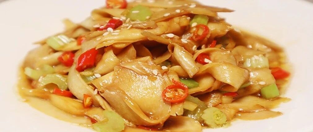 私房秘制杏鲍菇，香辣下饭口感鲜美，好吃到汤汁都不剩