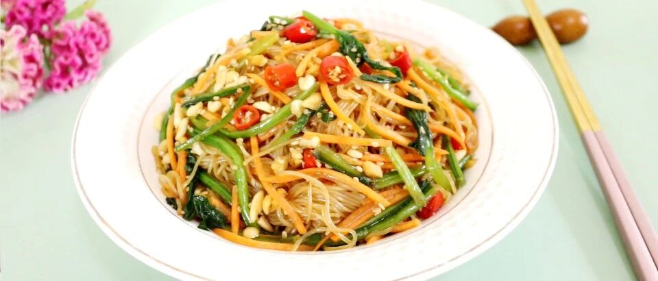 菠菜和它随手一拌特香​，吃着解馋，清肠排毒，补铁补钙，还能做瘦身餐