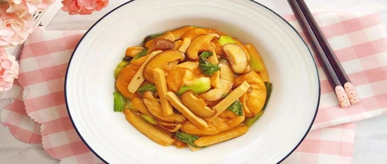 家人三天两头就爱吃这菜，口感清爽，鲜香软嫩，营养又下饭 ！