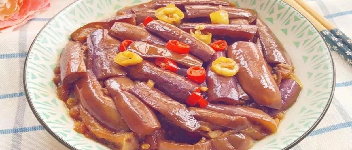 茄子新吃法，先蒸一蒸，再炒一炒，开胃又下饭！