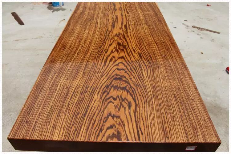 至信家具新款实木系列将采用非洲进口的乌金木(又名小斑马木)bso木材!