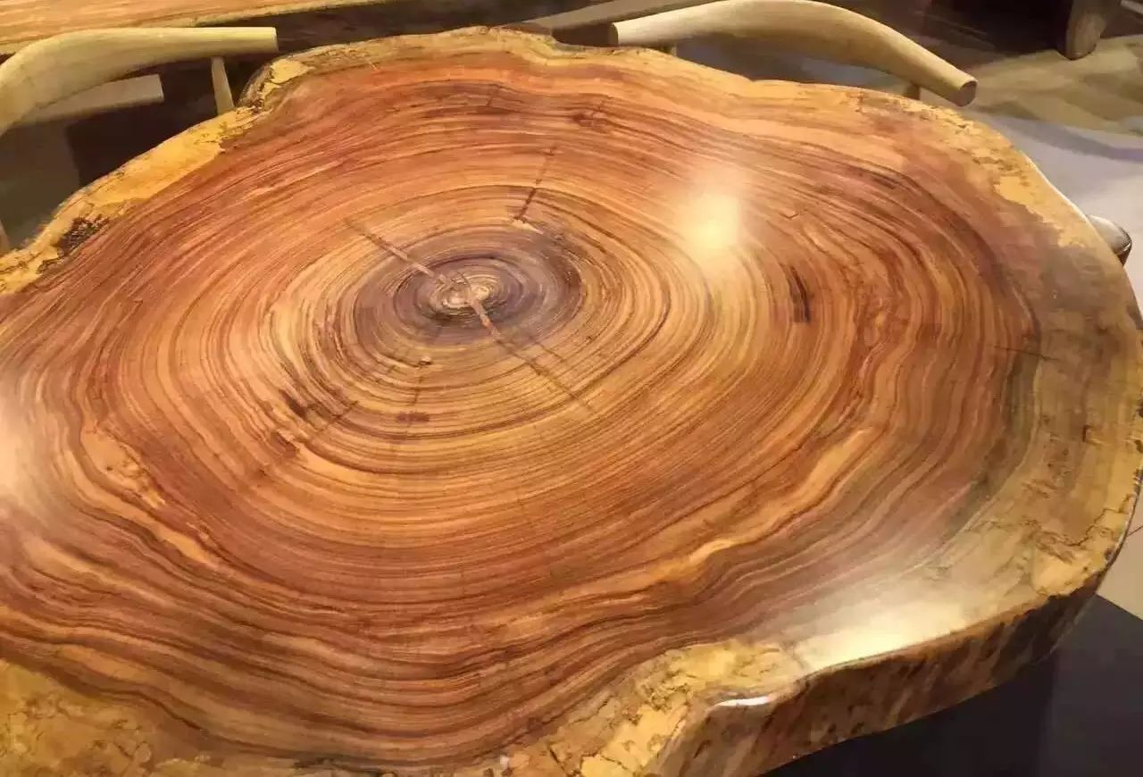 中至信家具新款实木系列将采用非洲进口的乌金木(又