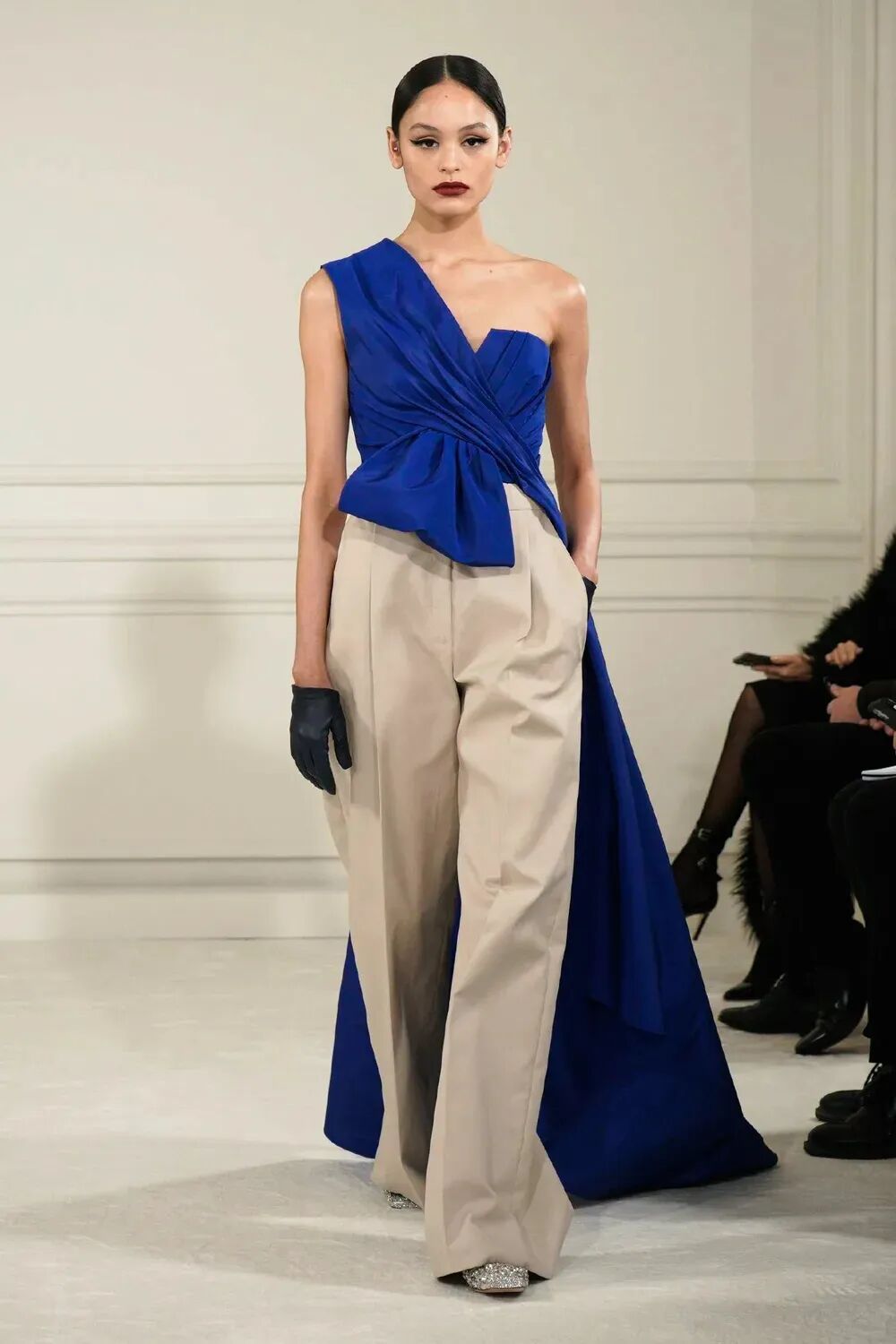 蓝色白色永不过时的高级感