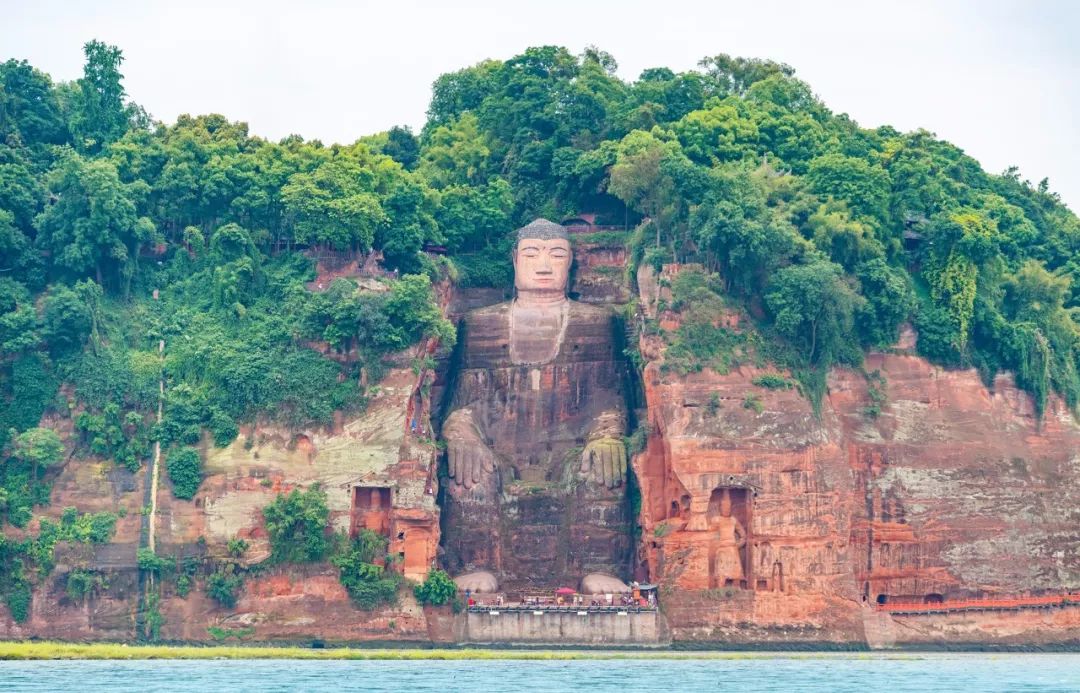 中國第一條旅遊高鐵正式通車！穿過400餘個4A級以上景區，好玩好看還好吃！ 旅遊 第30張