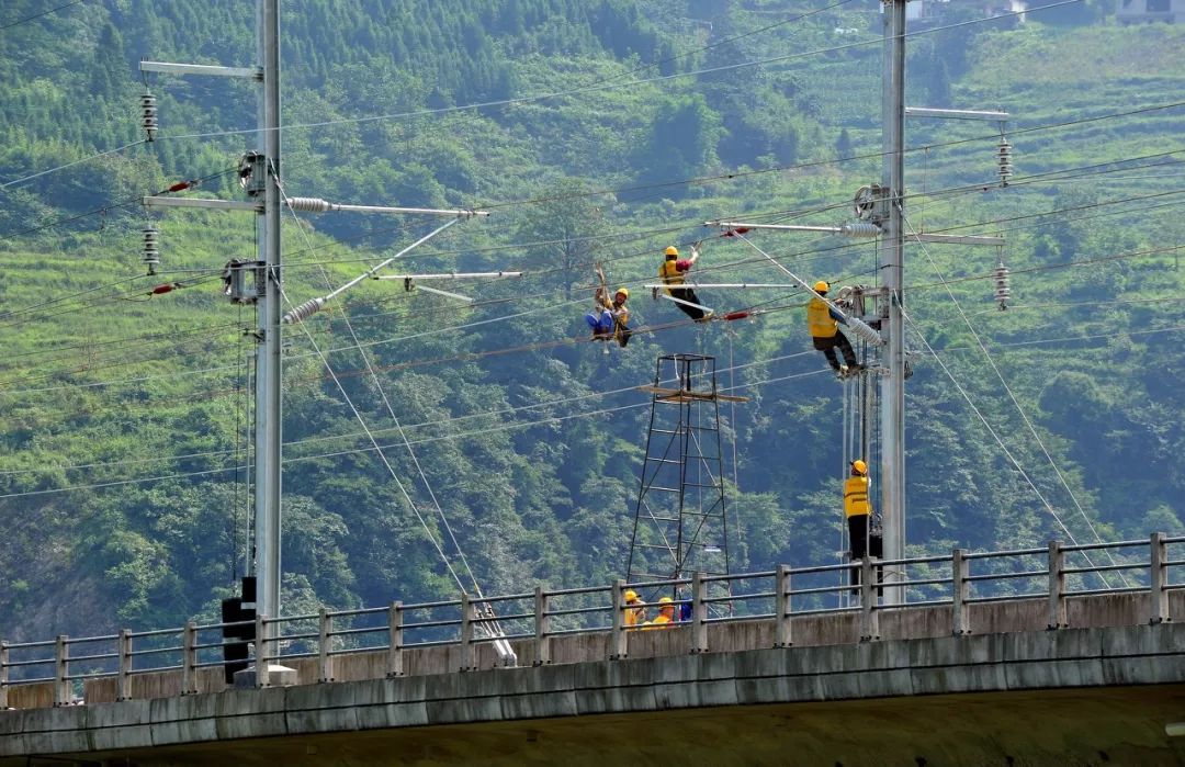 中國第一條旅遊高鐵正式通車！穿過400餘個4A級以上景區，好玩好看還好吃！ 旅遊 第10張