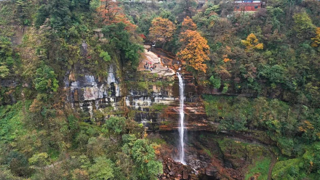 中國第一條旅遊高鐵正式通車！穿過400餘個4A級以上景區，好玩好看還好吃！ 旅遊 第47張