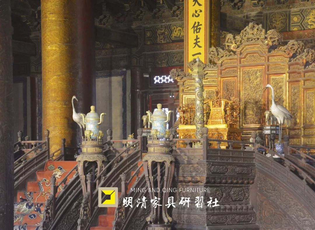 中国首辆劳斯莱斯车主和清宫御用宝座 中国首辆劳斯莱斯车主和清宫御用宝座
