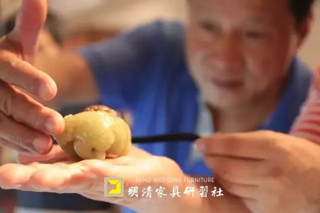 外星来客外形似“烤鸭”,146公斤,底价1.2亿 外星来客外形似“烤鸭”,146公斤,底价1.2亿