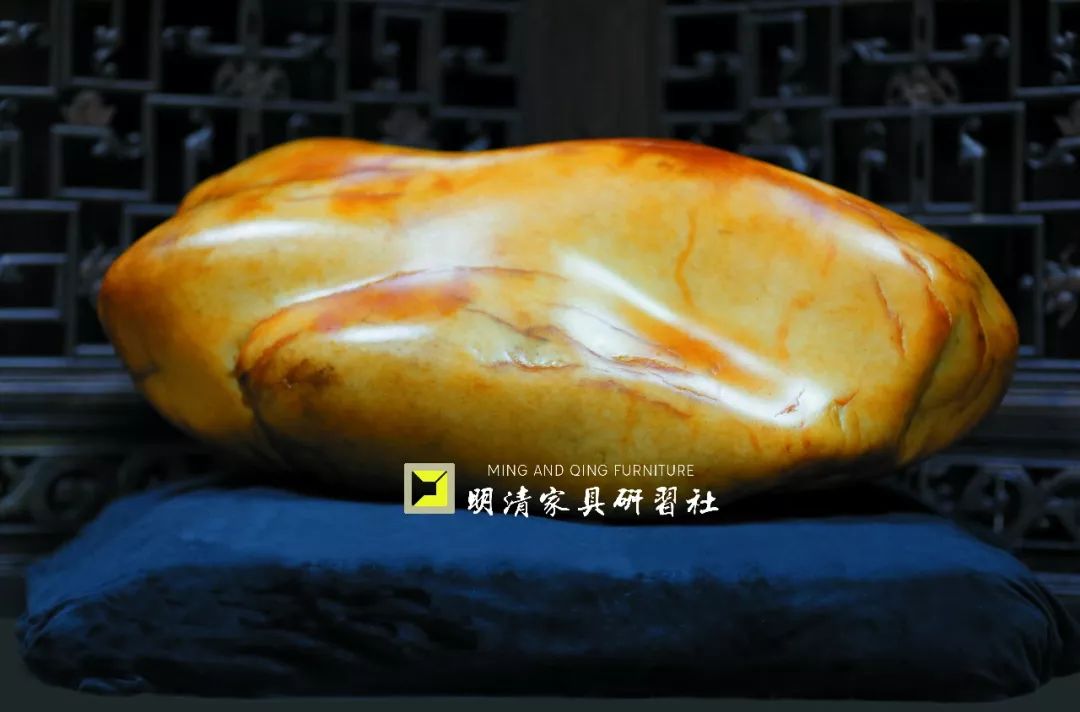 外星来客外形似“烤鸭”,146公斤,底价1.2亿 外星来客外形似“烤鸭”,146公斤,底价1.2亿