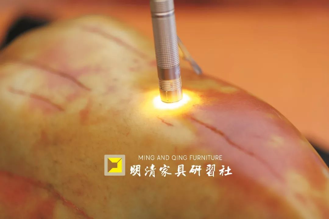 外星来客外形似“烤鸭”,146公斤,底价1.2亿 外星来客外形似“烤鸭”,146公斤,底价1.2亿