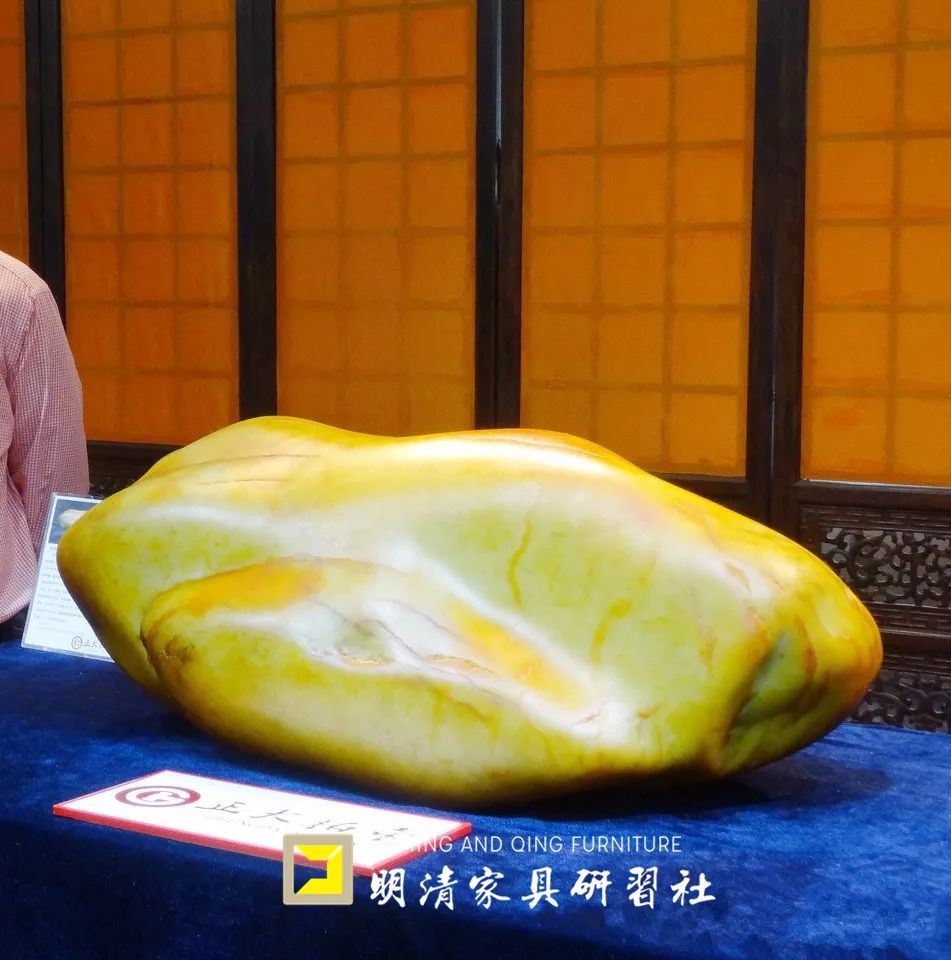 外星来客外形似“烤鸭”,146公斤,底价1.2亿 外星来客外形似“烤鸭”,146公斤,底价1.2亿