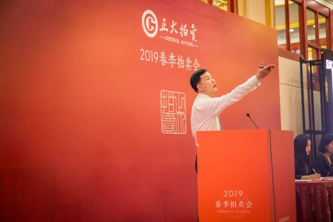 紫檀大四件柜4200万落槌,新黄花梨明式家具收藏势头强劲! 紫檀大四件柜4200万落槌,新黄花梨明式家具收藏势头强劲!