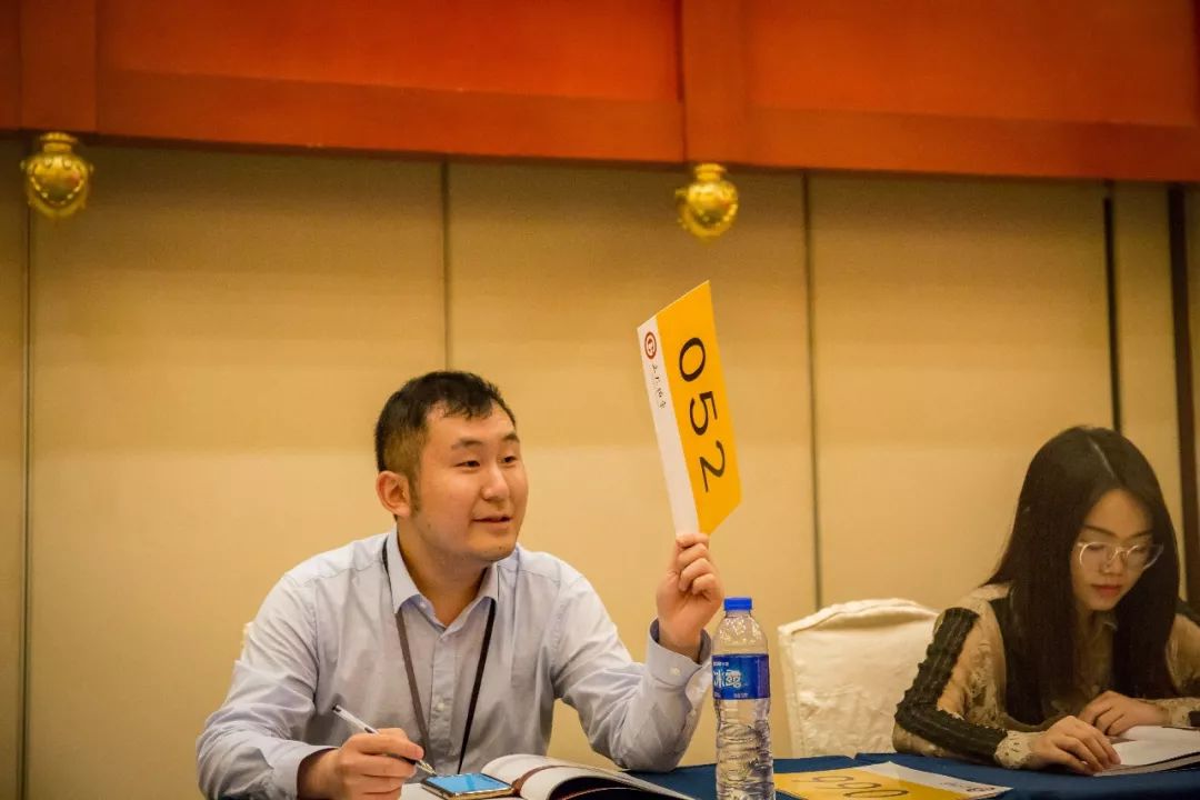 紫檀大四件柜4200万落槌,新黄花梨明式家具收藏势头强劲! 紫檀大四件柜4200万落槌,新黄花梨明式家具收藏势头强劲!