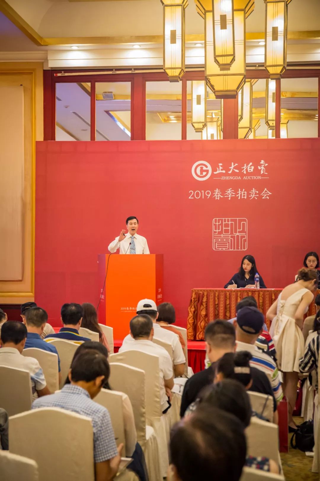 紫檀大四件柜4200万落槌,新黄花梨明式家具收藏势头强劲! 紫檀大四件柜4200万落槌,新黄花梨明式家具收藏势头强劲!