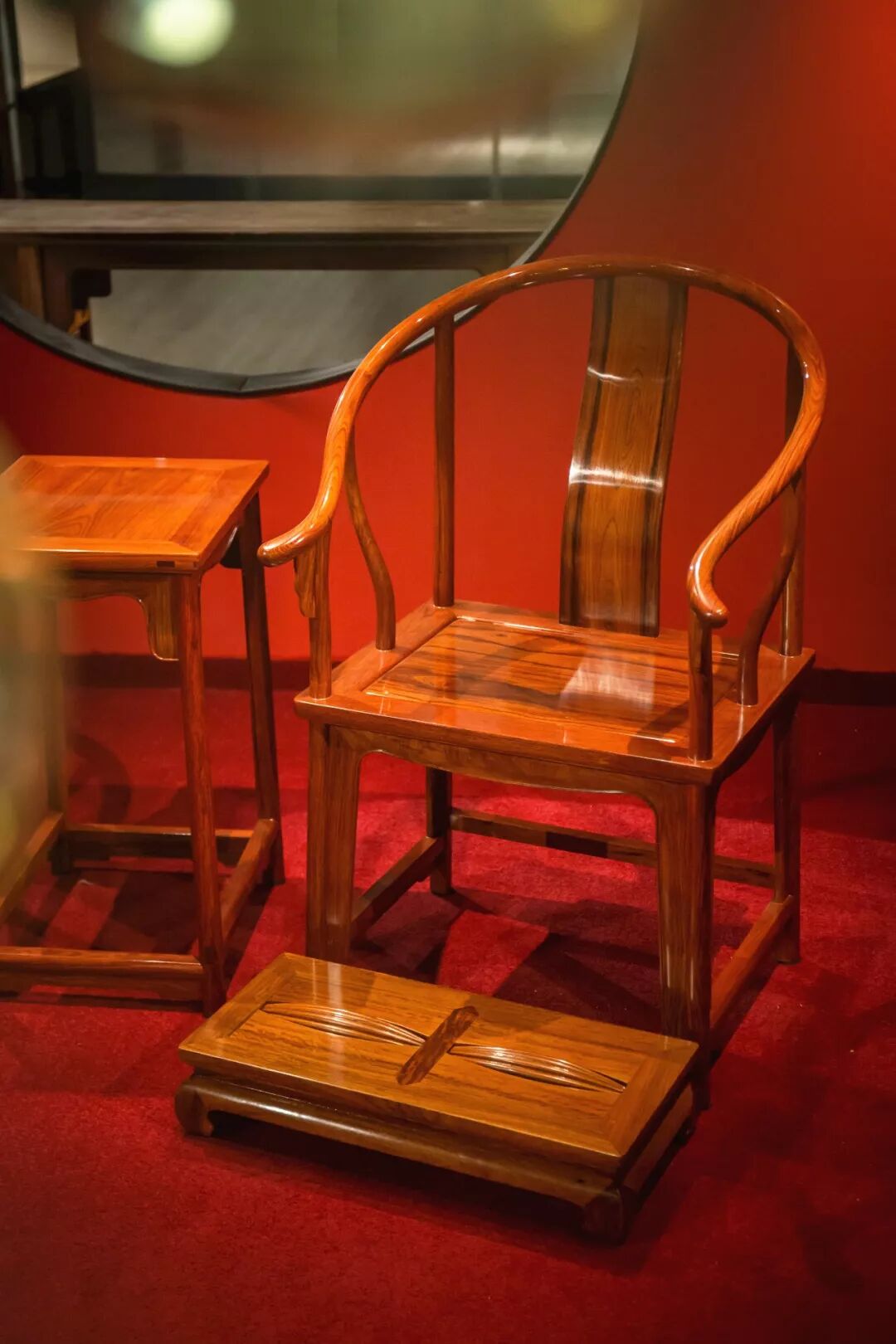 竟然还有凳子不是用来坐，而是用来踩的？