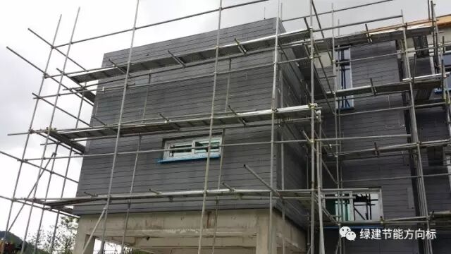 外国人用聚氨酯发泡剂来粘贴聚苯板外保温，这种工艺靠谱不？