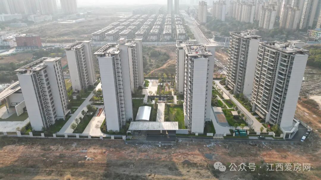 交付1年多南昌这个小区四周一条路都没有楼市315