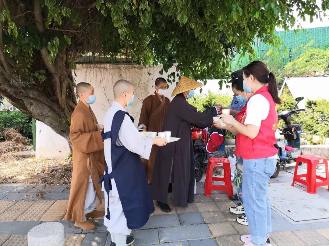同心抗疫，善心善行——厦门佛教界全力投入疫情防控歼灭战