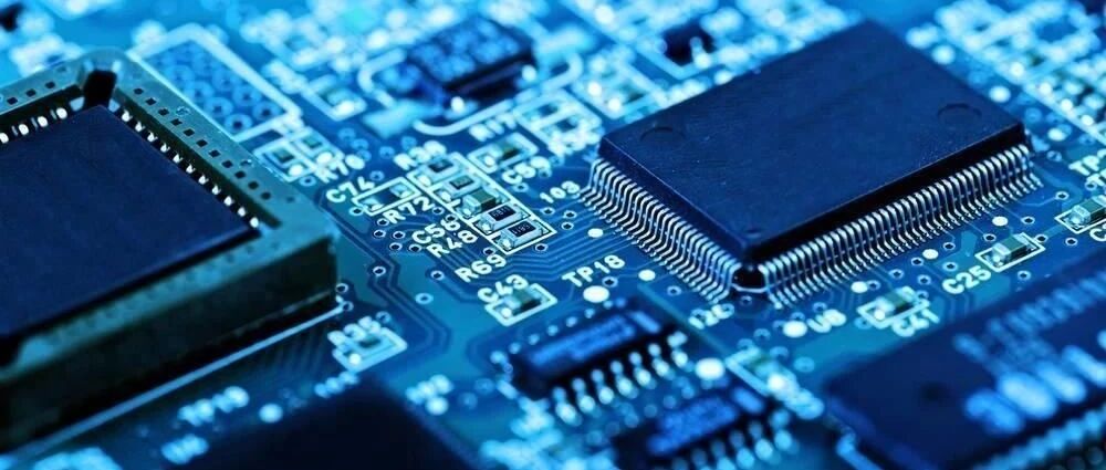 汽车厂商上演“抢芯”大战