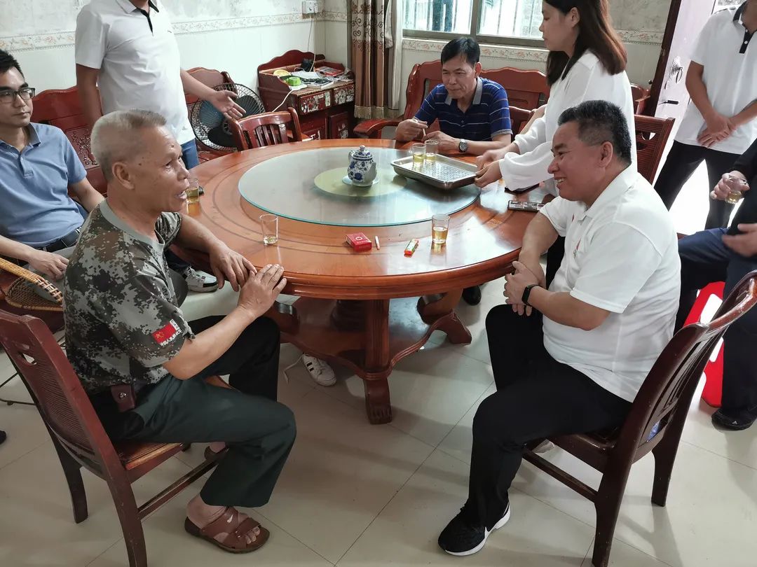 村(居)一线,先后调研督导四会市大沙镇,迳口镇,黄田镇,怀集县永固镇