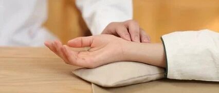 发现得了癌症，正处于癌症的早期，这个时候用不用考虑中医药治疗