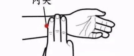 胃不好，这些水果少吃、这个穴位必知！关键时候能“救命”