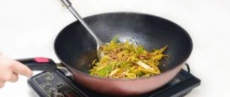 菜炒不好，癌症来找！9条炒菜法，教你避开健康雷区