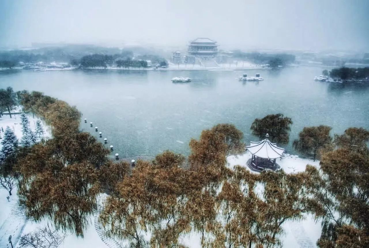华清宫雪景图片